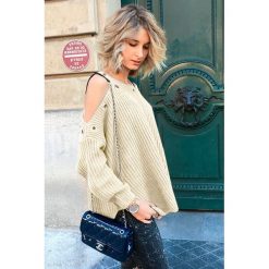 Damski sweter EMA ECRU. Bluzy damskie Damski sweter EMA ECRU, uniwersalny, bez wzorów. W wyprzedaży za 99,00 zł.