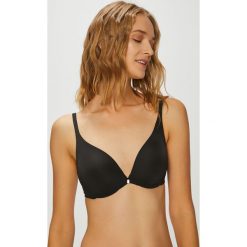Triumph - Biustonosz Body Make-Up Essentials. Czarne body damskie marki Triumph, z haftami, z elastanu. W wyprzedaży za 139,90 zł.