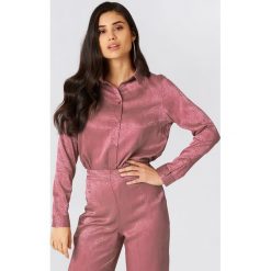Koszule wiązane damskie: NA-KD Classic Żakardowa koszula w groszki – Pink