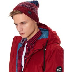 Czapka męska. Czerwone czapki męskie Top Secret, na zimę, bez wzorów, z dzianiny. W wyprzedaży za 24,99 zł.