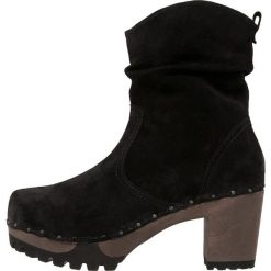 Softclox Botki na platformie bailey schwarz. Czarne botki damskie lity marki Softclox, z materiału. Za 799,00 zł.