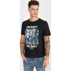 Jack & Jones Skurl Koszulka Czarny. Czarne podkoszulki męskie Jack & Jones, xl, z nadrukiem, z bawełny, z krótkim rękawem. Za 64,95 zł.