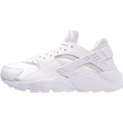 Tenisówki damskie: Nike Sportswear HUARACHE Tenisówki i Trampki white