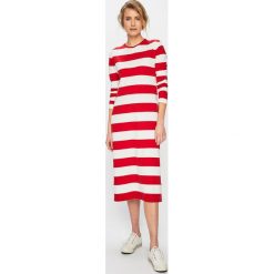 Polo Ralph Lauren - Sukienka. Czerwone sukienki damskie Polo Ralph Lauren, na co dzień, s, bez wzorów, z bawełny, casualowe, z okrągłym kołnierzem, z długim rękawem, długie, midi, proste. Za 749,90 zł.