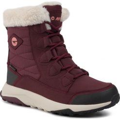 Trekkingi HI-TEC - Mestia Mid Wp Wo's AVSAW19-HT-03-Q4 Dark Rose/Watermelon Red/Beige. Czerwone trapery damskie Hi-tec, ze skóry ekologicznej, bez obcasa, bez zapięcia. W wyprzedaży za 219,00 zł.