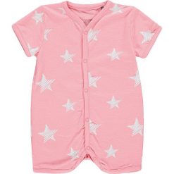 Rampers w kolorze jasnoróżowo-białym. Różowe body niemowlęce bellybutton, z nadrukiem, bez rękawów. W wyprzedaży za 42,95 zł.