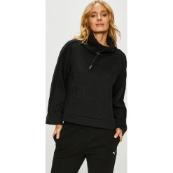 Puma - Bluza. Czarne bluzy damskie z nadrukiem marki Puma, s, z bawełny, bez kaptura. W wyprzedaży za 239,90 zł.