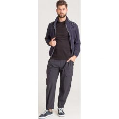 KURTKA Emporio Armani. Szare płaszcze męskie Emporio Armani, m, bez wzorów, z materiału, z kapturem. Za 1010,00 zł.