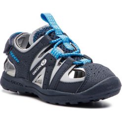 Sandały GEOX - J Vaniett B. A J925XA 05014 CF4N4 M Navy/Turquoise. Niebieskie sandały chłopięce Geox, ze skóry ekologicznej, bez zapięcia. W wyprzedaży za 149,00 zł.