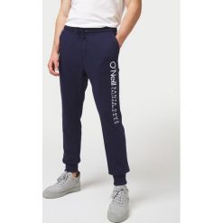 O'Neill Spodnie dresowe Niebieski. Niebieskie spodnie męskie O'Neill, xl, bez wzorów, z bawełny. Za 309,95 zł.