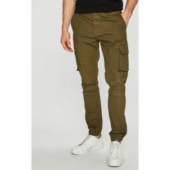 Only & Sons - Spodnie. Brązowe spodnie męskie Only & Sons, na co dzień, l, bez wzorów, z elastanu, casualowe. W wyprzedaży za 99,90 zł.
