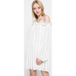 Missguided - Sukienka. Niebieskie sukienki damskie marki Missguided, na co dzień, bez wzorów, z poliesteru, casualowe, bez kołnierzyka, z krótkim rękawem, krótkie, mini, proste. W wyprzedaży za 99,90 zł.