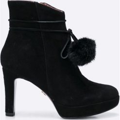 Tamaris Heart & Sole - Botki. Szare buty zimowe damskie marki Tamaris, z materiału, na obcasie. W wyprzedaży za 239,90 zł.