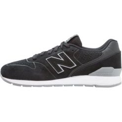 New Balance MRL996 Tenisówki i Trampki black. Czarne tenisówki męskie New Balance, z materiału. W wyprzedaży za 407,20 zł.