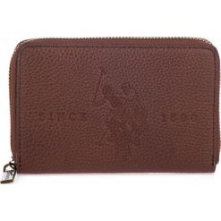 U.S. POLO ASSN. portfel damski Crestwood Medium zip Around Wallet brązowy. Pomarańczowe portfele damskie U.S. Polo Assn., bez wzorów. Za 189,00 zł.