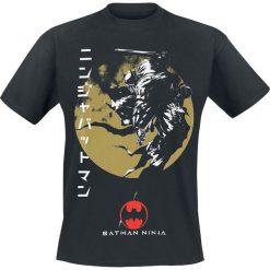 Batman Ninja Movie T-Shirt czarny. Czarne t-shirty męskie marki Batman, s, z nadrukiem, z okrągłym kołnierzem. Za 54,90 zł.