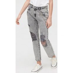 Jeansy boyfriend z przetarciami - Jasny szary. Szare jeansy damskie Cropp. Za 119,99 zł.