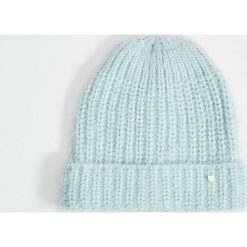 Czapka beanie o prążkowanym splocie - Niebieski. Niebieskie czapki damskie Mohito, bez wzorów, ze splotem. Za 29,99 zł.