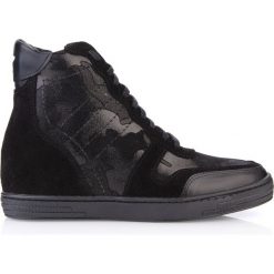 Sneakersy czarne moro na koturnie. Czarne sneakersy damskie Arturo Vicci, ze skóry. Za 159,50 zł.