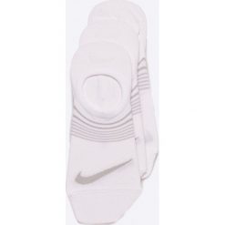 Nike - Stopki (3-pack). Białe skarpetki damskie marki Nike, z elastanu. W wyprzedaży za 39,90 zł.