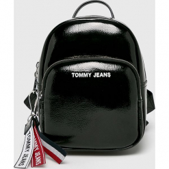 Tommy Jeans - Plecak. Czerwone plecaki damskie marki Tommy Jeans, z jeansu. Za 539,90 zł.