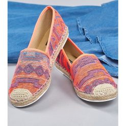 Fuksjowe Espadryle Numinous. Szare espadryle damskie marki vices, na płaskiej podeszwie. Za 59,99 zł.