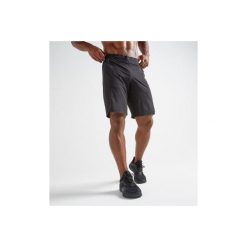 Spodenki fitness kardio FST 900 męskie. Czarne spodenki sportowe męskie DOMYOS, xl, bez wzorów, z elastanu, na fitness i siłownię. Za 99,99 zł.