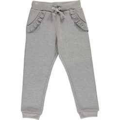 Spodnie dresowe w kolorze szarym. Szare spodnie niemowlęce z dresówki. W wyprzedaży za 25,95 zł.