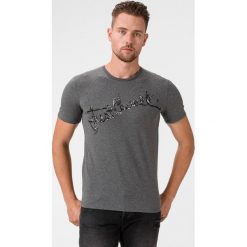 Just Cavalli Koszulka Szary. Szare podkoszulki męskie Just Cavalli, l, z haftami, z elastanu, bez kołnierzyka, z krótkim rękawem, krótkie. Za 628,95 zł.