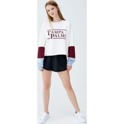 Spodenki basic. Szare szorty damskie Pull&Bear, bez wzorów. Za 27,90 zł.