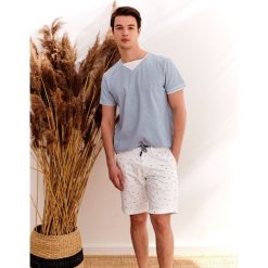 T-shirt z kontrastową wstawką. Niebieskie t-shirty męskie Top Secret, xxl, w paski, z bawełny, z dekoltem w serek. W wyprzedaży za 49,99 zł.