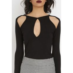 Bluzka w kolorze czarnym. Czarne bluzki damskie Bambina Mia, l, bez wzorów, z okrągłym kołnierzem, bez rękawów. W wyprzedaży za 79,95 zł.