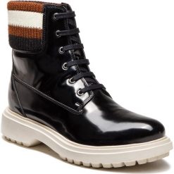 Trapery GEOX - A Asheely B D847AB 000BC C9999 Black. Czarne trapery damskie Geox, ze skóry ekologicznej, bez obcasa, bez zapięcia. W wyprzedaży za 379,00 zł.