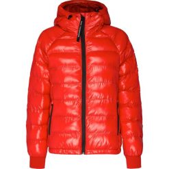Kurtka PEAK PERFORMANCE TOMIC. Czerwone płaszcze męskie Peak Performance, bez wzorów, bez kaptura. W wyprzedaży za 913,00 zł.