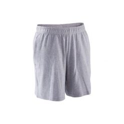 Spodenki Gym. Szare spodenki chłopięce marki DOMYOS. W wyprzedaży za 11,99 zł.