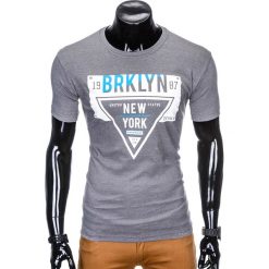 T-shirty męskie: T-SHIRT MĘSKI Z NADRUKIEM S939 – SZARY
