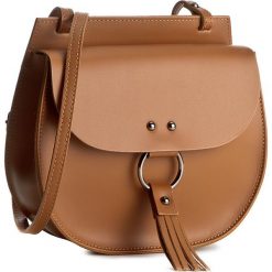 Torebka CREOLE - K10292 Brązowy. Brązowe listonoszki damskie marki Creole. W wyprzedaży za 129,00 zł.