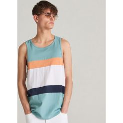 Bawełniany tank top - Zielony. Zielone t-shirty męskie Reserved, s, bez wzorów, z bawełny, bez kołnierzyka. Za 39,99 zł.