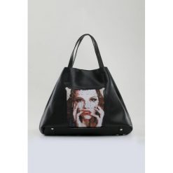Shopper bag z printem. Torby damskie na zakupy Monnari, z napisami, ze skóry, duże. Za 95,60 zł.