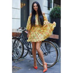Sukienka AVIVA YELLOW. Żółte sukienki damskie Sukienka AVIVA YELLOW, s, bez wzorów, bez kołnierzyka, z krótkim rękawem, krótkie, mini. W wyprzedaży za 89,00 zł.