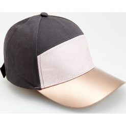 Czapka z daszkiem - Szary. Szare czapki damskie Reserved, bez wzorów. Za 49,99 zł.