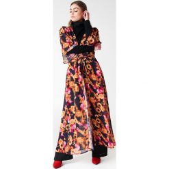 NA-KD Boho Szyfonowa sukienka płaszczowa - Orange,Multicolor. Pomarańczowe długie sukienki marki NA-KD Boho, z poliesteru, boho, dekolt w kształcie v. Za 60,95 zł.