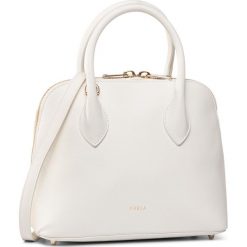 Torebka FURLA - Code 1055699 B BZY5 Q26 Talco h. Białe torebki klasyczne damskie Furla, bez wzorów, ze skóry, klasyczne, duże, bez dodatków. W wyprzedaży za 789,00 zł.
