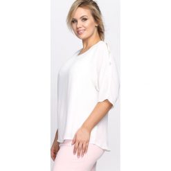 Biała Bluzka As For Me. Białe bluzki z odkrytymi ramionami Born2be, xl, z okrągłym kołnierzem, z krótkim rękawem. Za 54,99 zł.