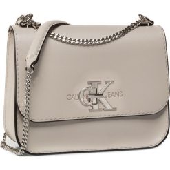 Torebka CALVIN KLEIN JEANS - Ckj Mono Hardware Medium Flap K60K606568 CI2. Szare torebki klasyczne damskie Calvin Klein Jeans, z aplikacjami, z jeansu, wizytowe, zdobione, bez dodatków. W wyprzedaży za 449,00 zł.