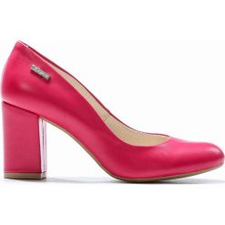 Czółenka na obcasie w kolorze fuksji - skóra naturalna - model 042 - kolor fuksja. Czerwone czółenka damskie Zapato, na co dzień, bez wzorów, z jeansu, z okrągłym noskiem, bez obcasa, na obcasie. W wyprzedaży za 179,40 zł.