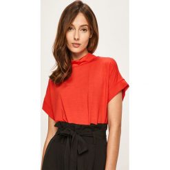 Answear - Bluzka. Czerwone bluzki damskie ANSWEAR, s, bez wzorów, z elastanu, z golfem, z krótkim rękawem. W wyprzedaży za 49,90 zł.