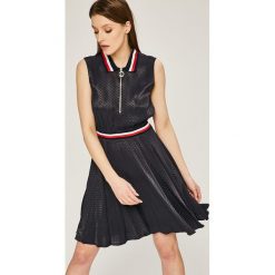 Tommy Hilfiger - Sukienka Koko. Szare sukienki mini TOMMY HILFIGER, na co dzień, z materiału, casualowe, rozkloszowane. W wyprzedaży za 499,90 zł.