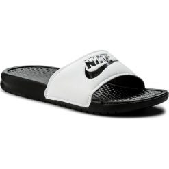 Klapki NIKE Benassi Jdi 343880 100. Białe kapcie męskie Nike. W wyprzedaży za 99,00 zł.
