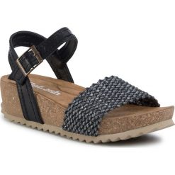 Sandały REFRESH - 72259 Black. Czarne klapki damskie Refresh, bez wzorów, ze skóry ekologicznej, bez obcasa, na obcasie. Za 169,00 zł.